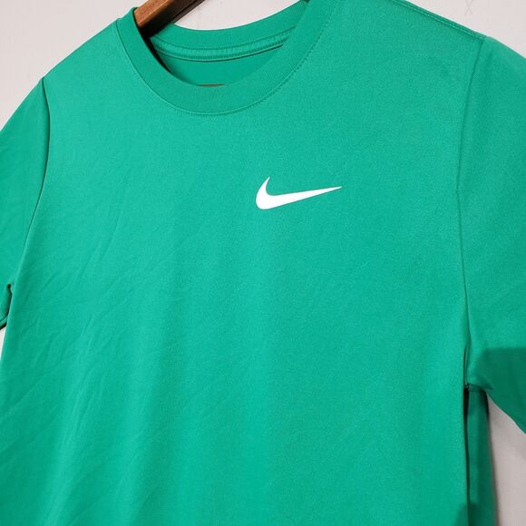 Nike Youth Lot - Size XL (4 Pieces) T Shirt, Cargo Joggers, Gym Shorts, Hoodie - Picture 9 of 16